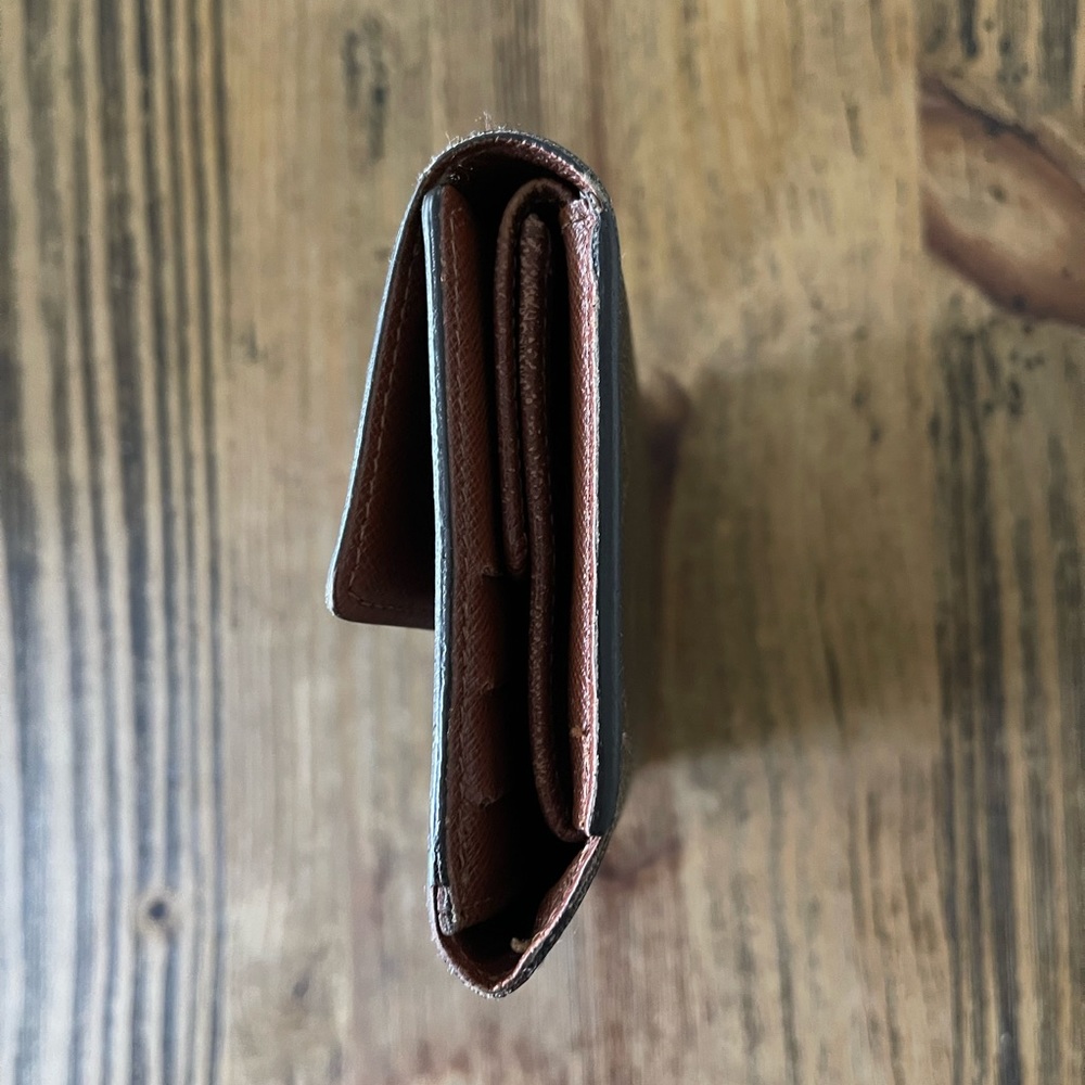 Louis Vuitton Wallet-Authentic - Picture 2 of 9